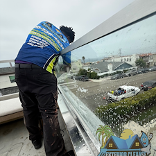 Professional-Pressure-Washing-Window-Cleaning-for-a-Coastal-Home-in-Manhattan-Beach-CA 1